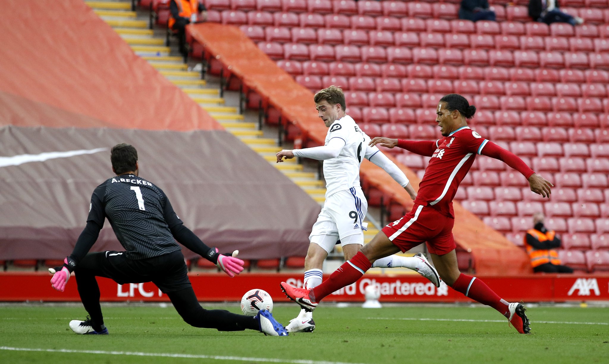 夺得包括英 夺得包括英