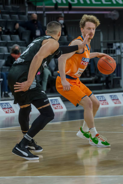 加盟埃弗顿 加盟埃弗顿