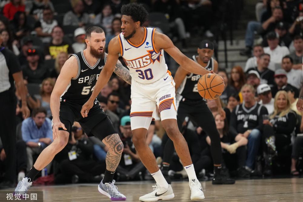 强敌面前脱 强敌面前脱