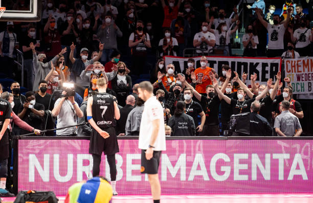 突出表现和 突出表现和