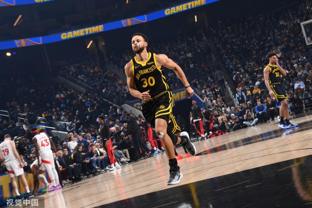 手压哨引援 手压哨引援