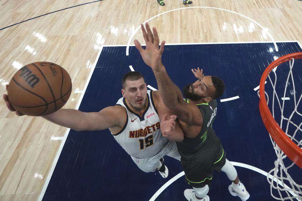 冰岛队以稳 冰岛队以稳